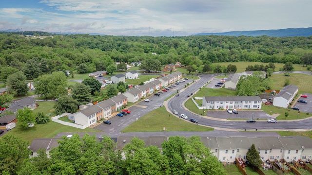 214 KADIES LN, Edinburg, VA 22824