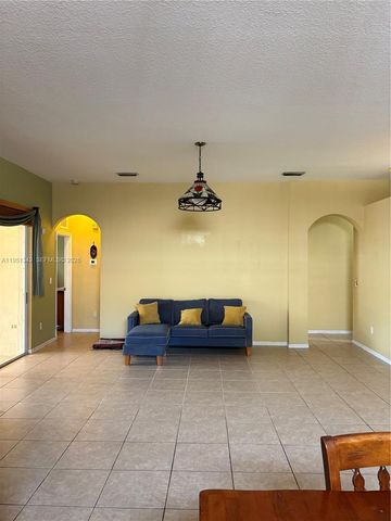 2243 SE 14th Cir, Homestead, FL 33035