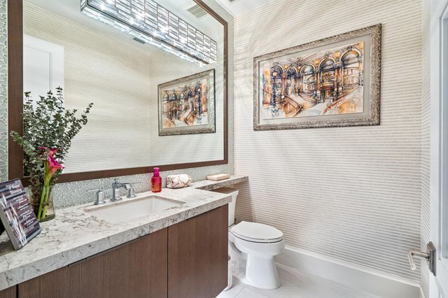 436 NE Wavecrest Way, Boca Raton, FL 33432