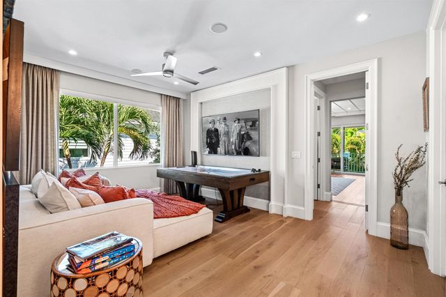 436 NE Wavecrest Way, Boca Raton, FL 33432