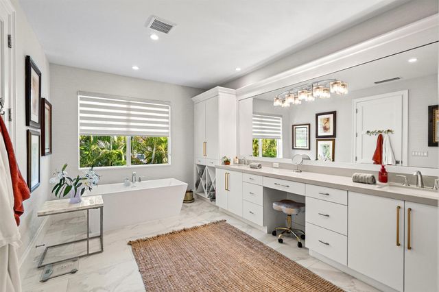 436 NE Wavecrest Way, Boca Raton, FL 33432