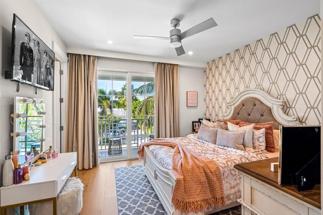 436 NE Wavecrest Way, Boca Raton, FL 33432