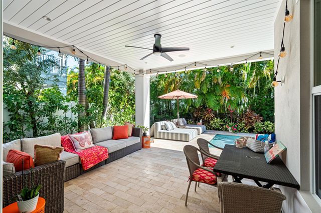 436 NE Wavecrest Way, Boca Raton, FL 33432