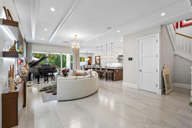 436 NE Wavecrest Way, Boca Raton, FL 33432