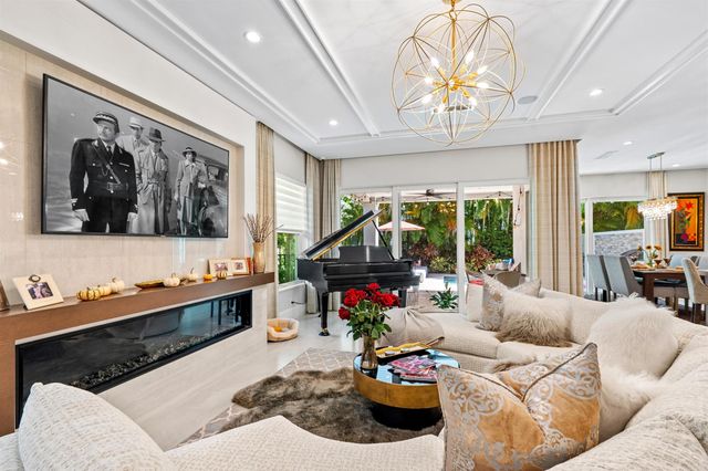 436 NE Wavecrest Way, Boca Raton, FL 33432