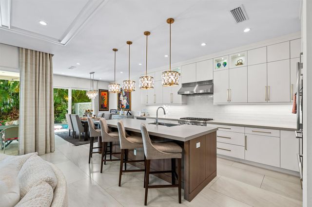 436 NE Wavecrest Way, Boca Raton, FL 33432