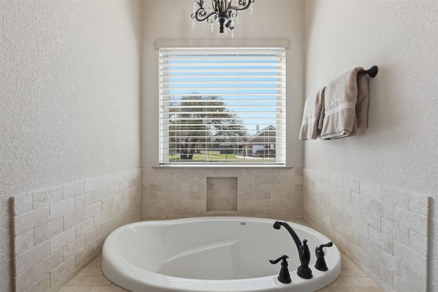 253 Maral Lane, Azle, TX 76020
