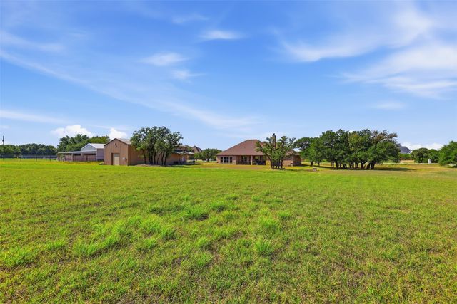 253 Maral Lane, Azle, TX 76020