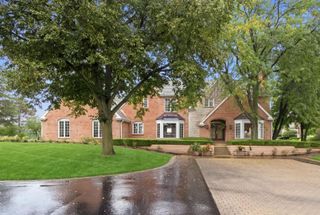 4 S Wynstone Drive, North Barrington, IL 60010
