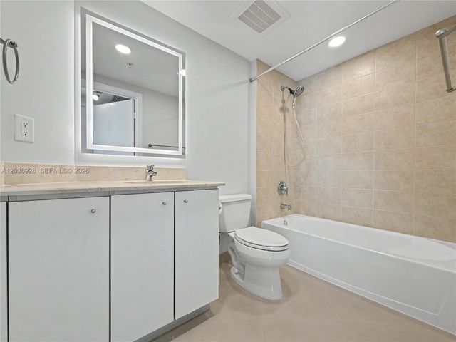 9055 SW 73rd Ct 1004, Pinecrest, FL 33156