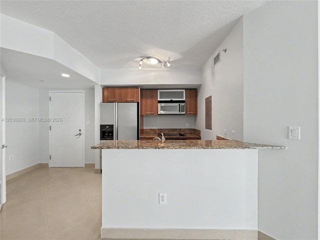 9055 SW 73rd Ct 1004, Pinecrest, FL 33156