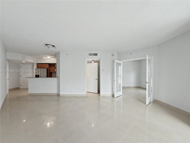 9055 SW 73rd Ct 1004, Pinecrest, FL 33156