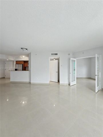 9055 SW 73rd Ct 1004, Pinecrest, FL 33156