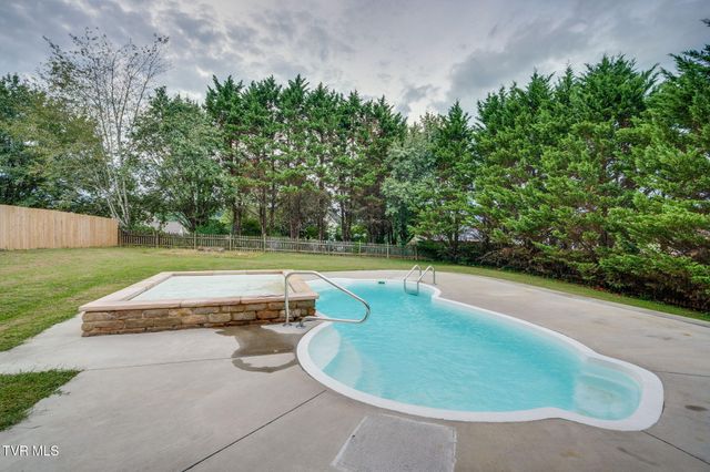 363 Wiltshire Drive, Gray, TN 37615