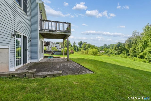 34 Lexington Gardens 34, North Haven, CT 06473