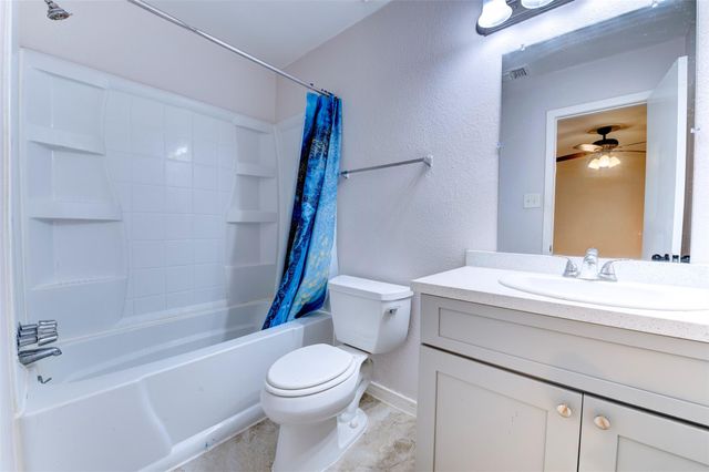 10703 Highland Woods Drive, Sugar Land, TX 77498