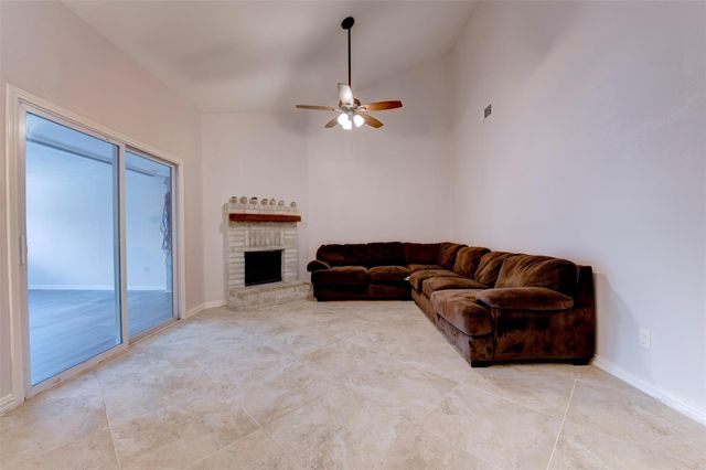 10703 Highland Woods Drive, Sugar Land, TX 77498