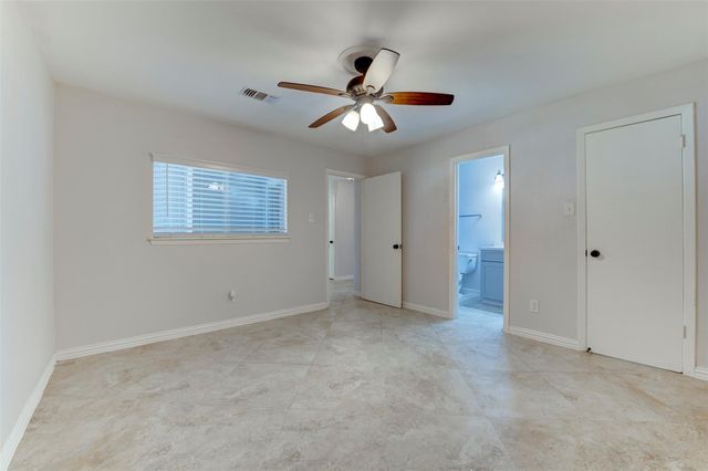 10703 Highland Woods Drive, Sugar Land, TX 77498
