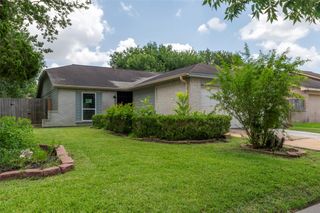 10703 Highland Woods Drive, Sugar Land, TX 77498
