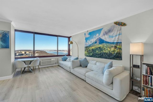 100 Old Palisade Road 3912, Fort Lee, NJ 07024