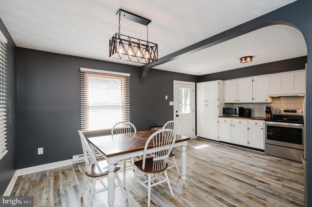 Image 11 of property listing at 305 CROWL RD, Westminster, MD 21158