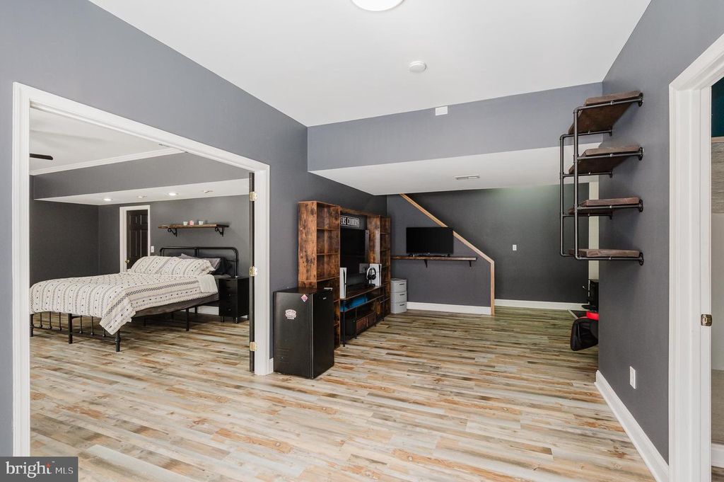 Image 20 of property listing at 305 CROWL RD, Westminster, MD 21158