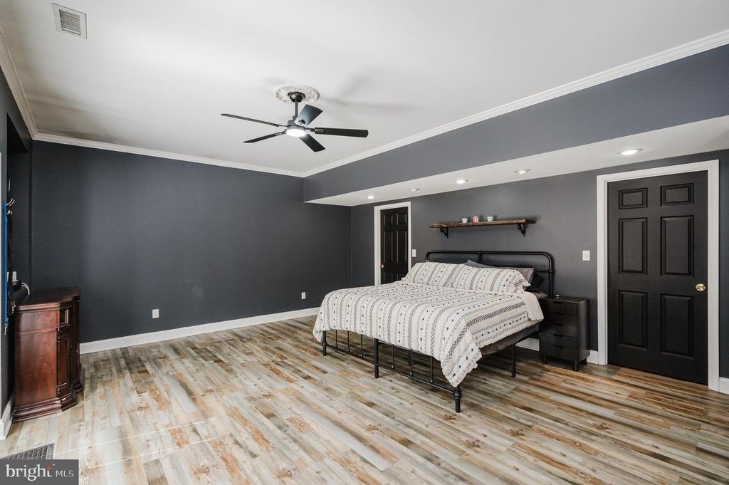 Image 21 of property listing at 305 CROWL RD, Westminster, MD 21158