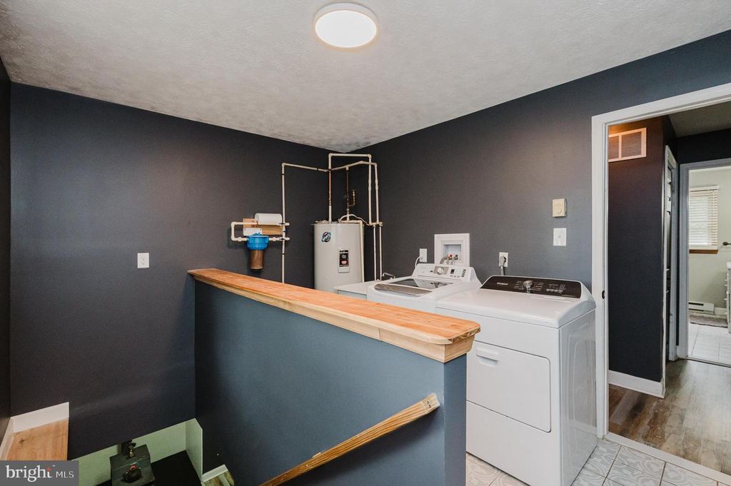 Image 36 of property listing at 305 CROWL RD, Westminster, MD 21158