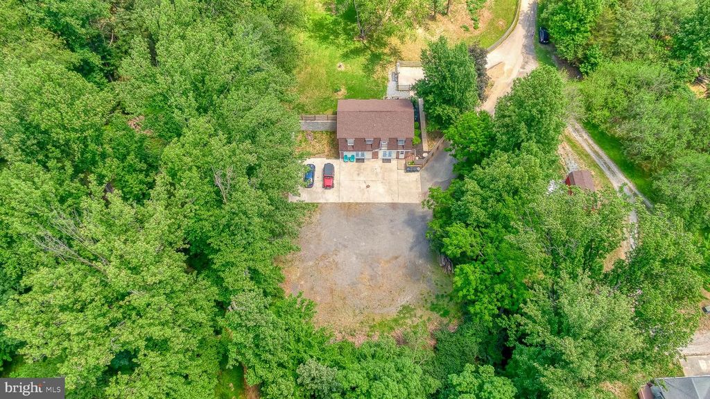Image 39 of property listing at 305 CROWL RD, Westminster, MD 21158