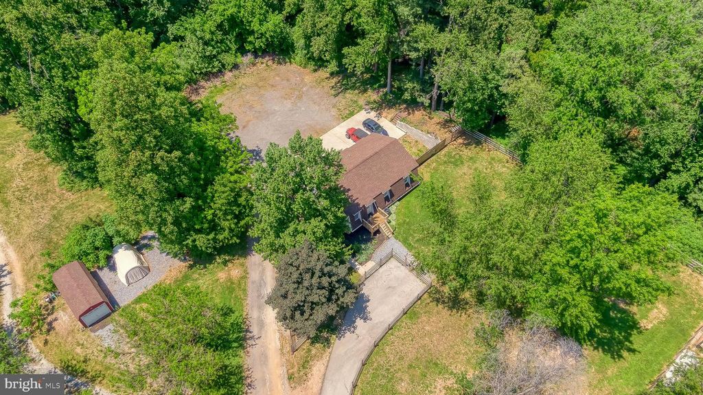Image 45 of property listing at 305 CROWL RD, Westminster, MD 21158