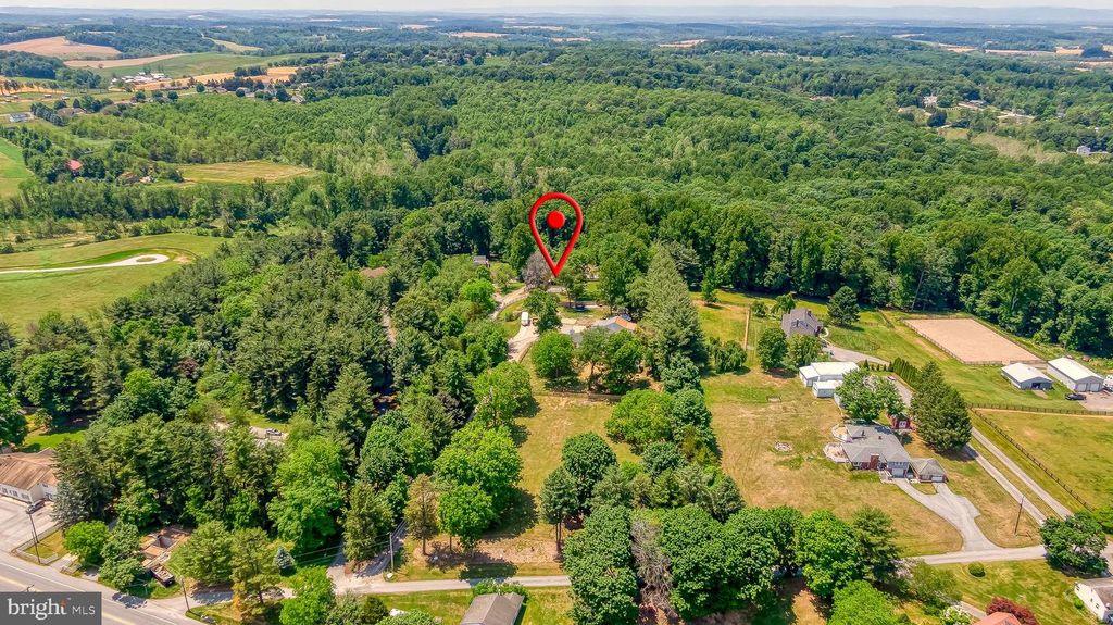 Image 46 of property listing at 305 CROWL RD, Westminster, MD 21158