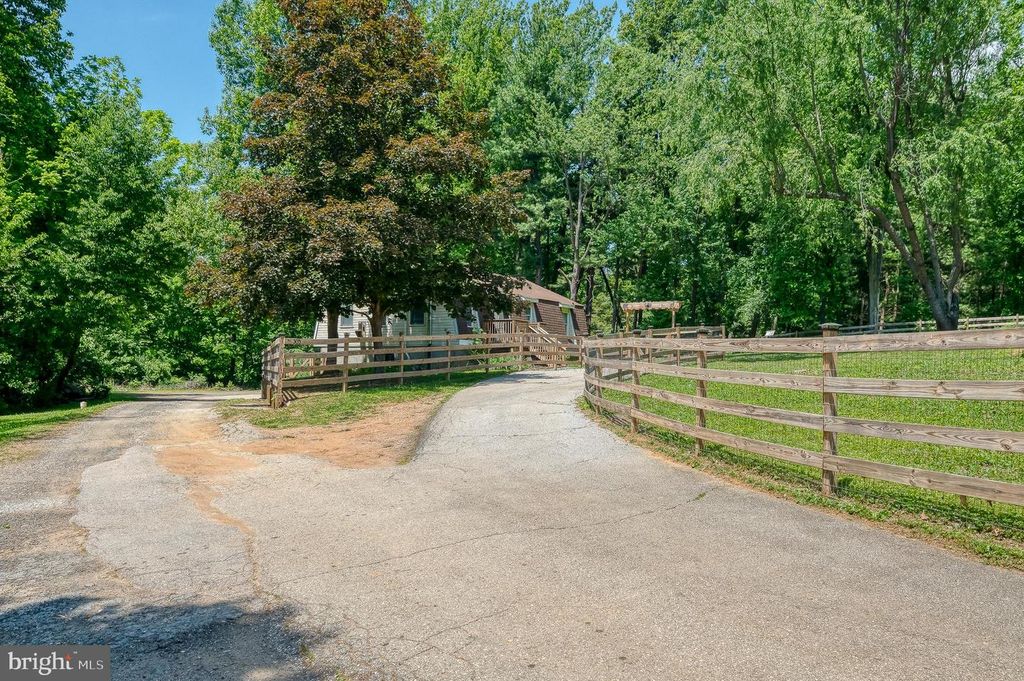 Image 47 of property listing at 305 CROWL RD, Westminster, MD 21158