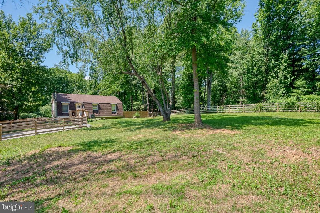 Image 50 of property listing at 305 CROWL RD, Westminster, MD 21158