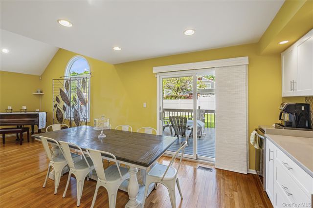 41 Robert Circle, Syosset, NY 11791