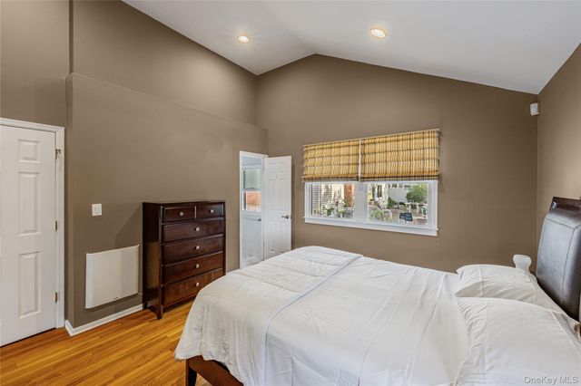 41 Robert Circle, Syosset, NY 11791