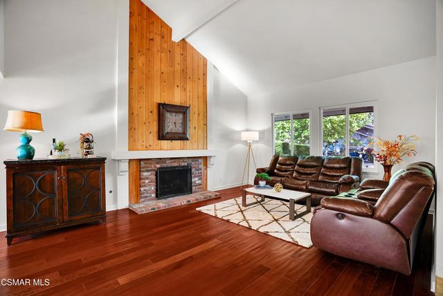 217 Parkview Drive, Oak Park, CA 91377