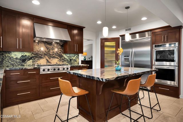 217 Parkview Drive, Oak Park, CA 91377