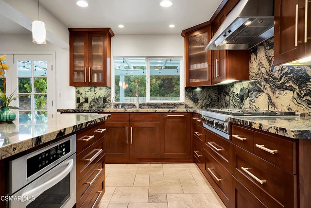 217 Parkview Drive, Oak Park, CA 91377