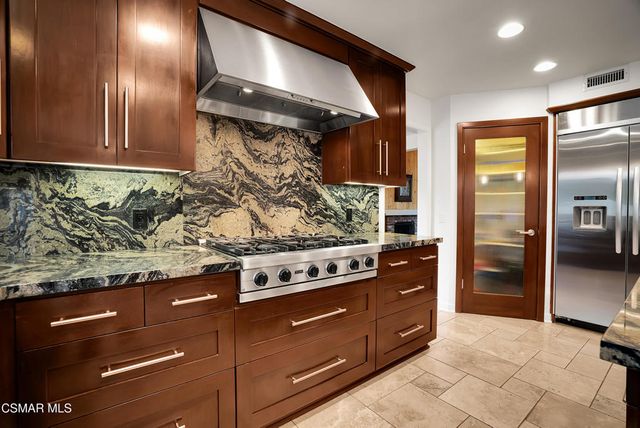 217 Parkview Drive, Oak Park, CA 91377