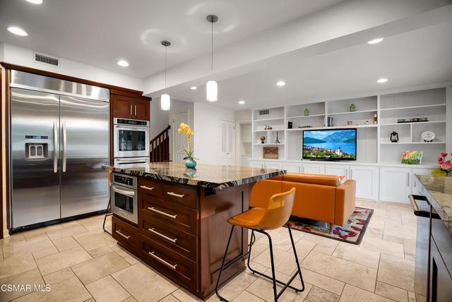 217 Parkview Drive, Oak Park, CA 91377