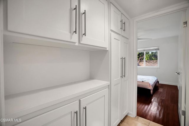 217 Parkview Drive, Oak Park, CA 91377