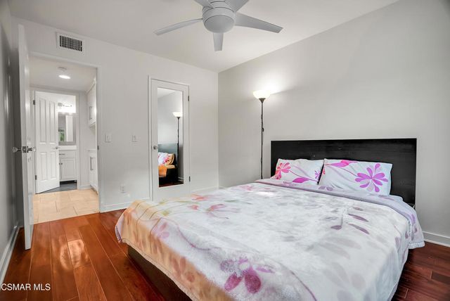 217 Parkview Drive, Oak Park, CA 91377