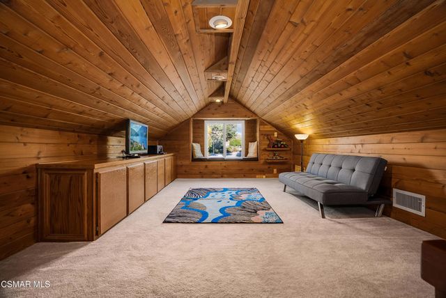 217 Parkview Drive, Oak Park, CA 91377