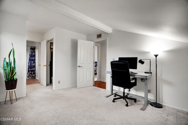 217 Parkview Drive, Oak Park, CA 91377