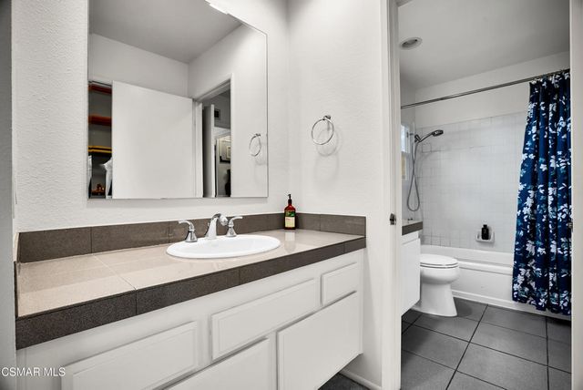 217 Parkview Drive, Oak Park, CA 91377