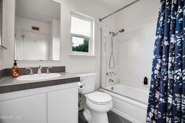 217 Parkview Drive, Oak Park, CA 91377