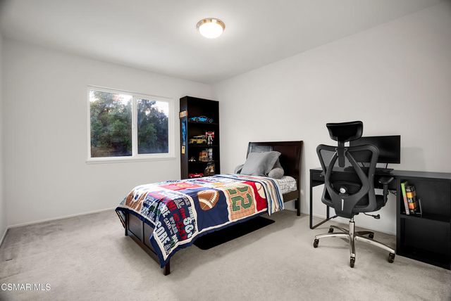 217 Parkview Drive, Oak Park, CA 91377