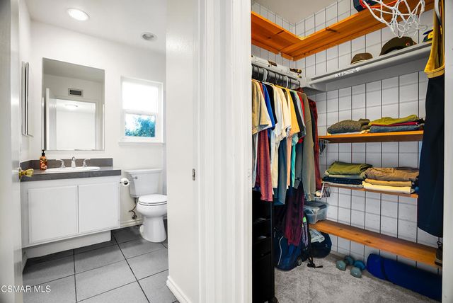 217 Parkview Drive, Oak Park, CA 91377