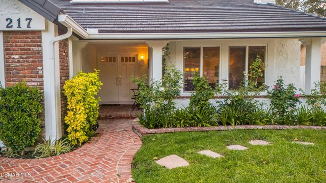 217 Parkview Drive, Oak Park, CA 91377