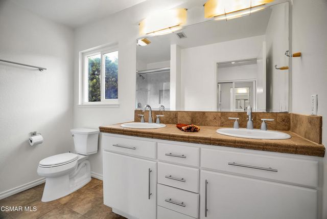 217 Parkview Drive, Oak Park, CA 91377